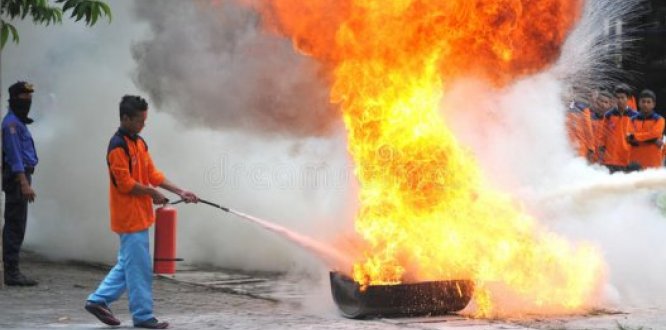 Teoría del fuego en la Escuela de Gestión del Riesgo