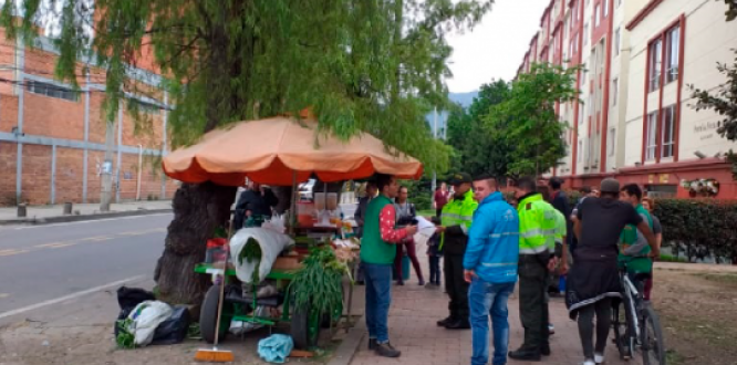 Socialización del Código Nacional de Policía a Vendedores informales Socialización del Código Nacional de Policía a Vendedores informales