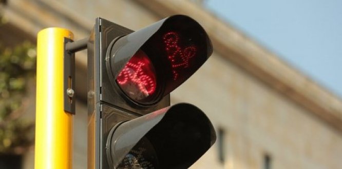 Los semáforos Inteligentes mejorarán la seguridad vial de peatones y ci
